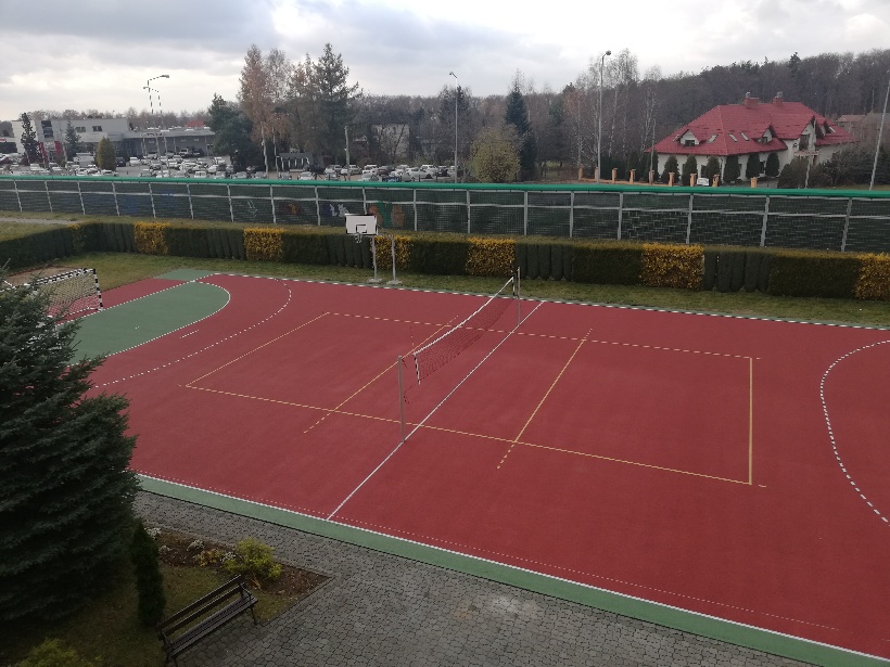 Gmina Tarnów. Remont boiska przy Szkole Podstawowej w Zgłobicach – zakończony 